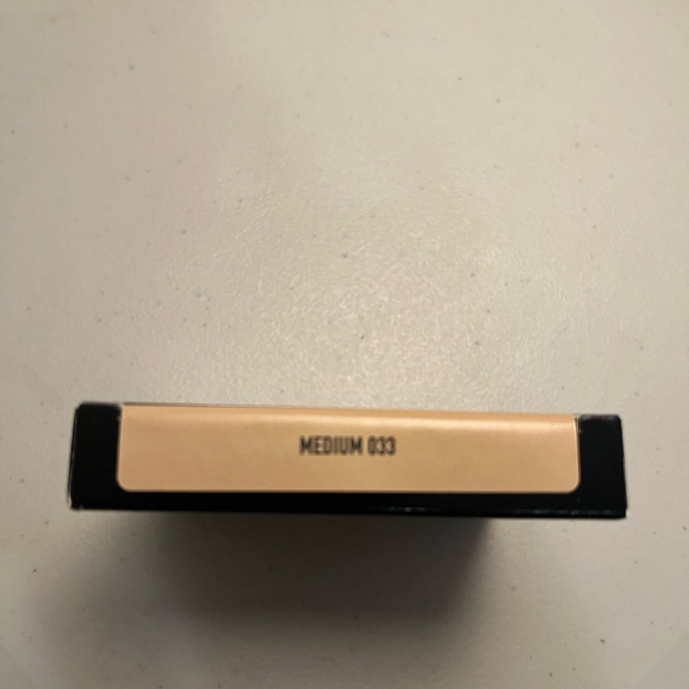 KVD Good Apple Foundation Balm Medium 33 - Picture 2 of 3